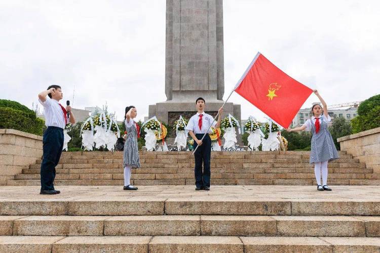 默哀照片如何拍得端庄？得体姿势三要点教学