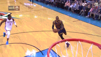 詹姆斯总走步?回顾NBA五大争议瞬间附动图分析